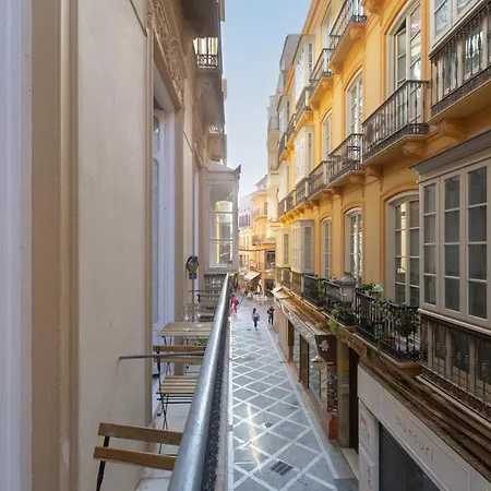 Puerta De Larios: Three-bedroom With Balconies And Patio *
