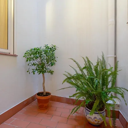 Apartmán Puerta De Larios: Three-bedroom With Balconies And Patio Màlaga